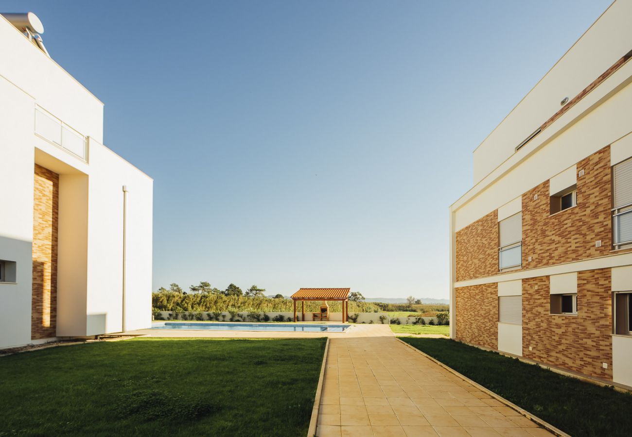 Apartamento alugar arrendar férias familia praia piscina cozinha equipada garagem SCH Casas de Férias 