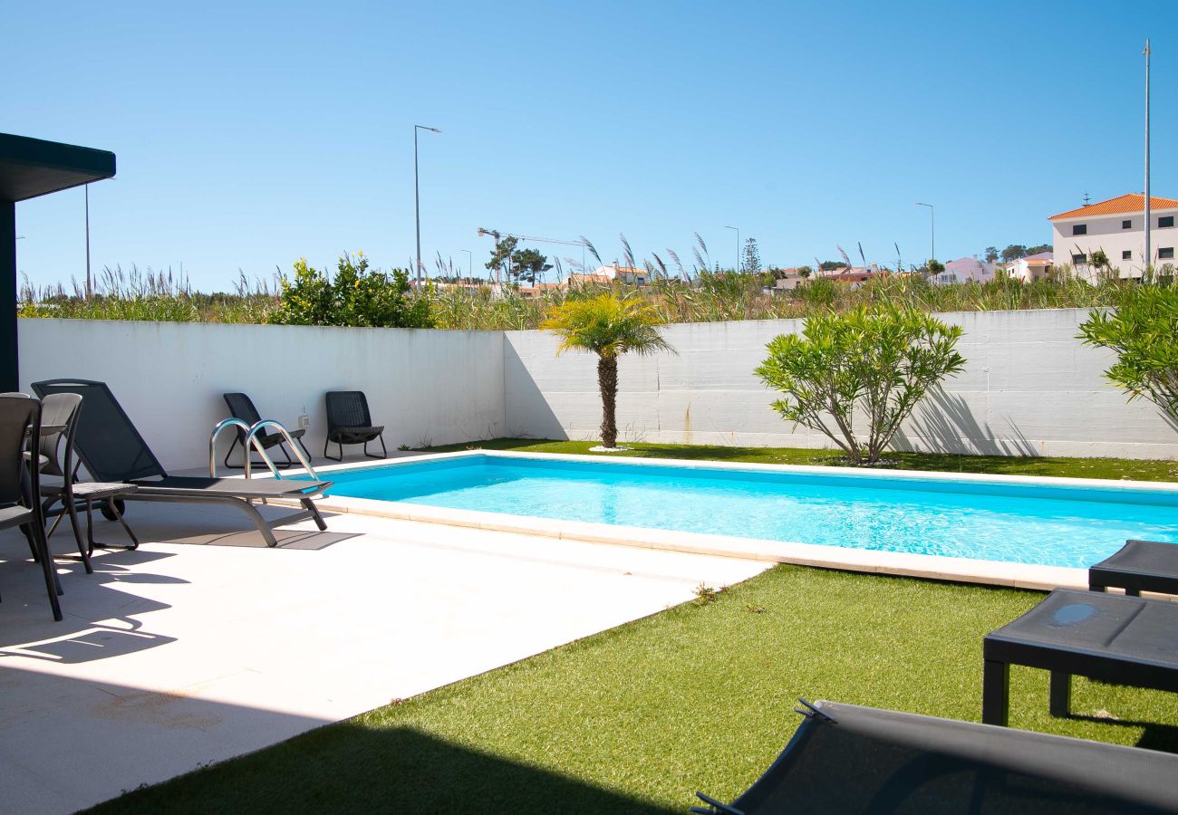 Villa em Salir do Porto - Estrela de Salir  - Villa de Férias com Piscina Privada By SCH