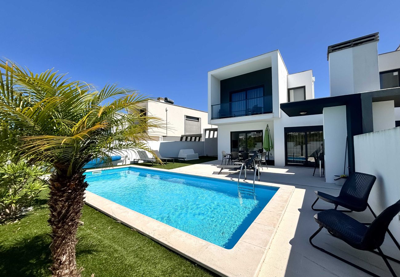 Villa em Salir do Porto - Estrela de Salir  - Villa de Férias com Piscina Privada By SCH