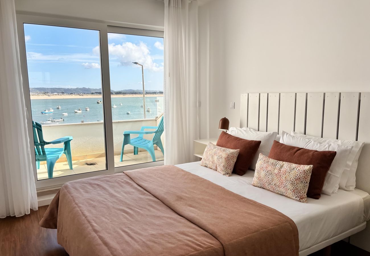 Apartamento em São Martinho do Porto - Cais J - Apartamento para Férias com vista Mar By SCH