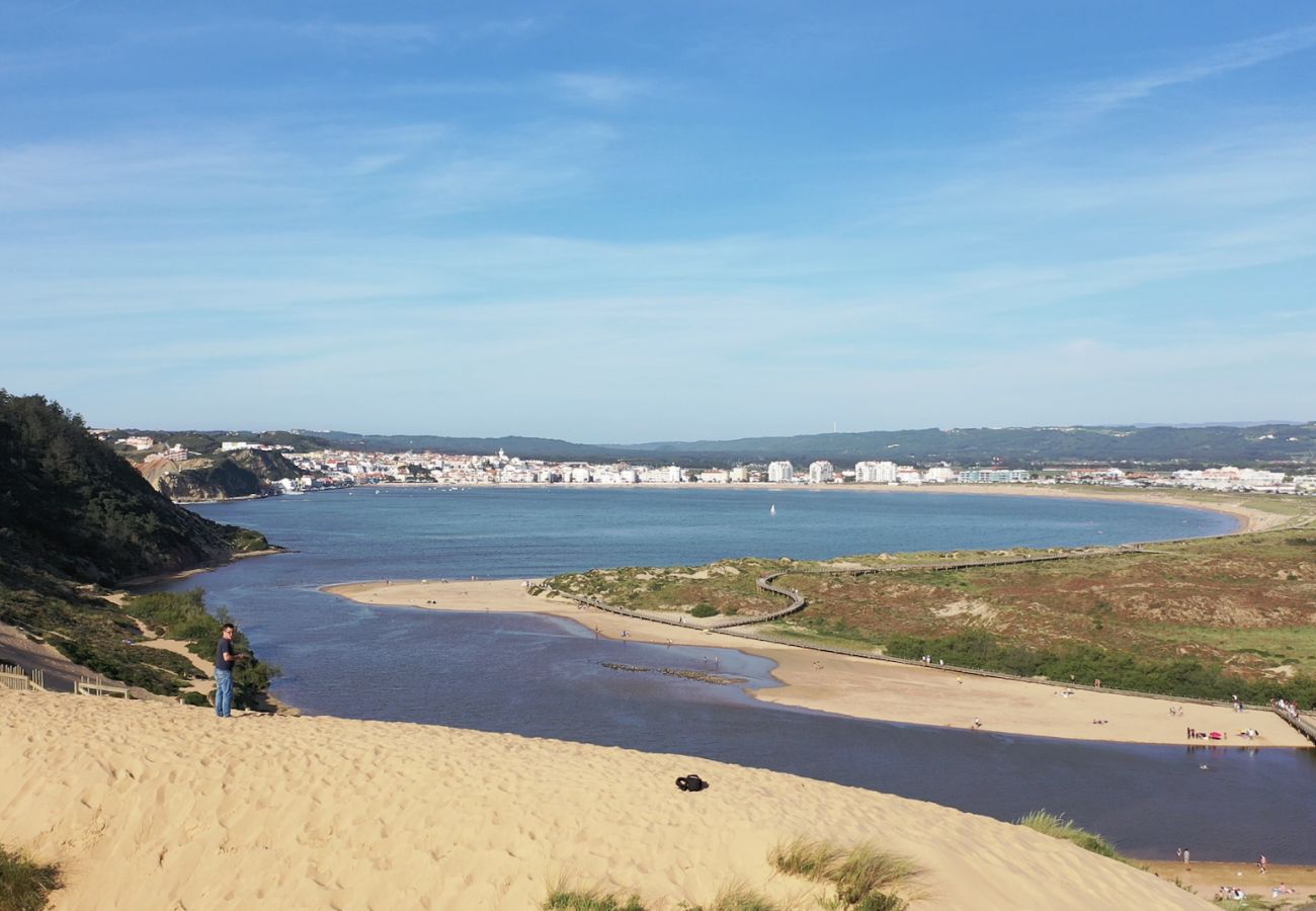 Villa em Salir do Porto - Villa Atlântico - Villa de Férias com Piscina Privada e Jacuzzi com Vista By SCH