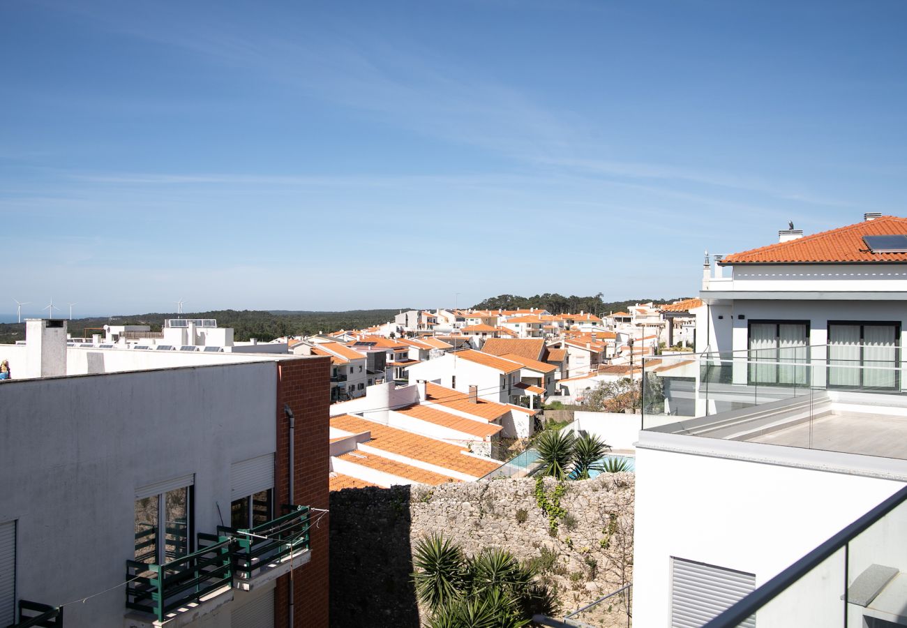 Apartamento em Nazaré - Muralhas do Sítio R - Apartamento de Férias T2 com Vista para a Praia do Norte da SCH