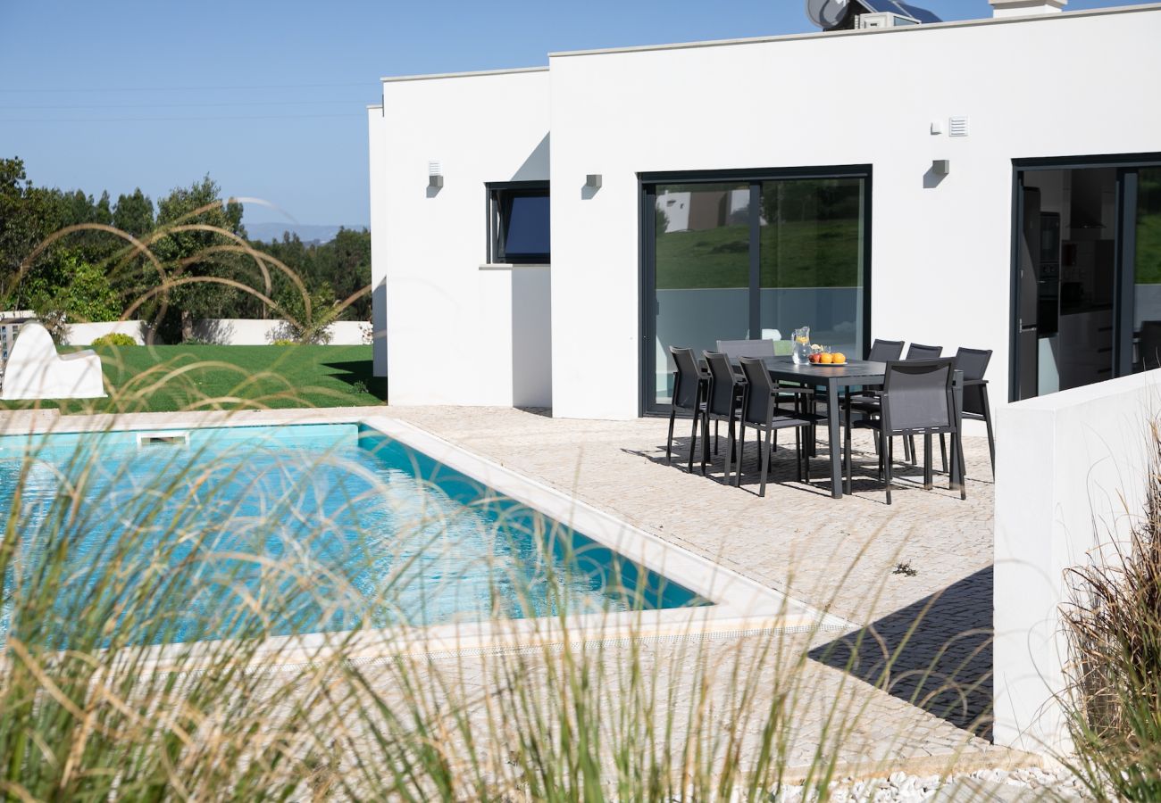 Villa, 3 bedrooms, mountain views, pool, beaches, Portugal
