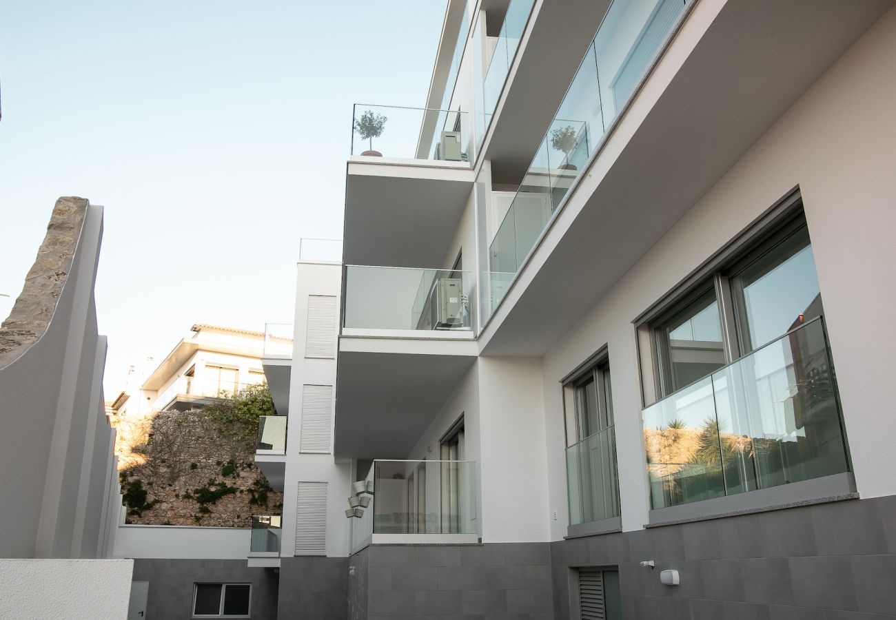 Appartement T2,piscine,situé au centre, près de Praia da Norte, Nazaré