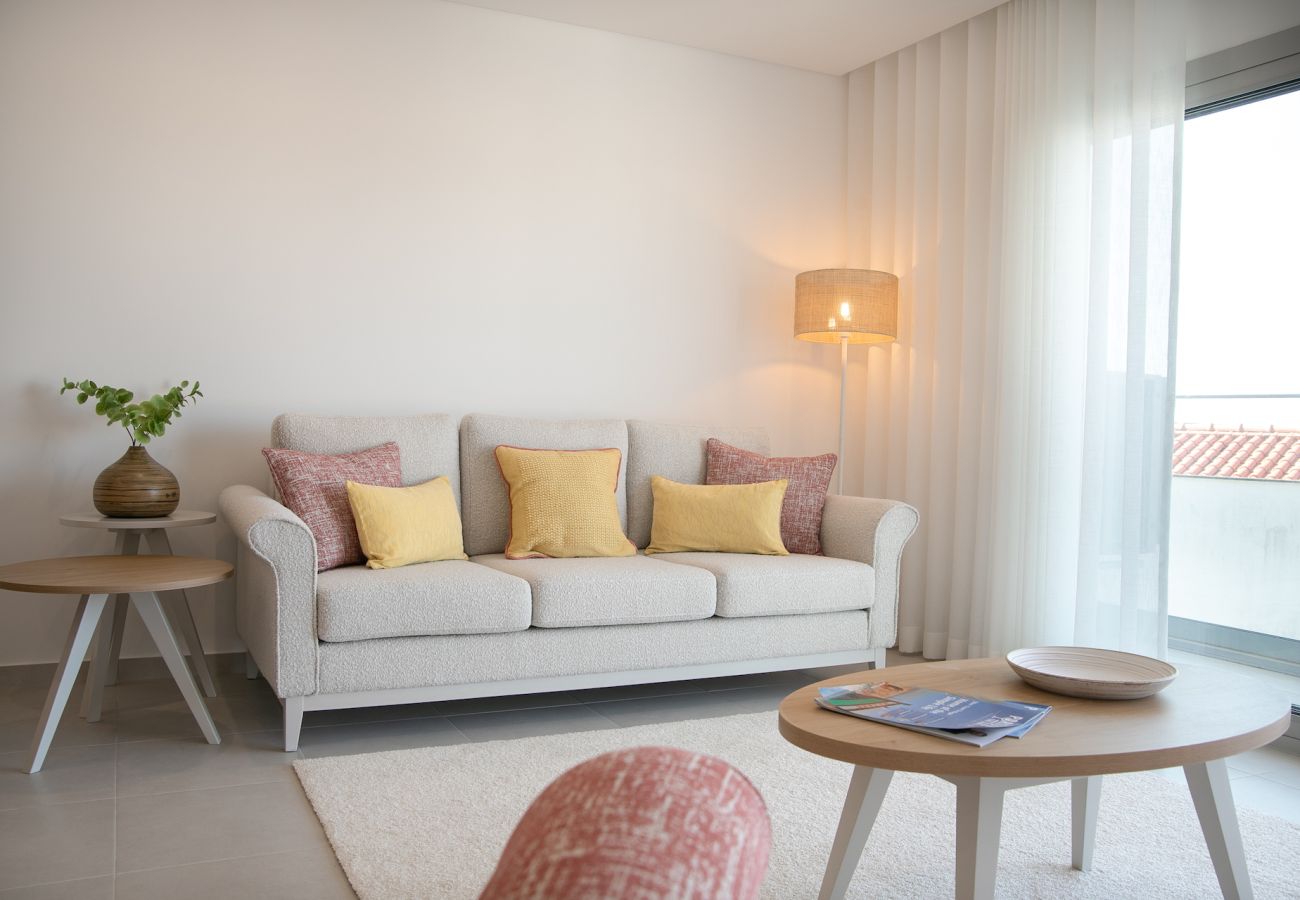 Appartement T2,piscine,situé au centre, près de Praia da Norte, Nazaré