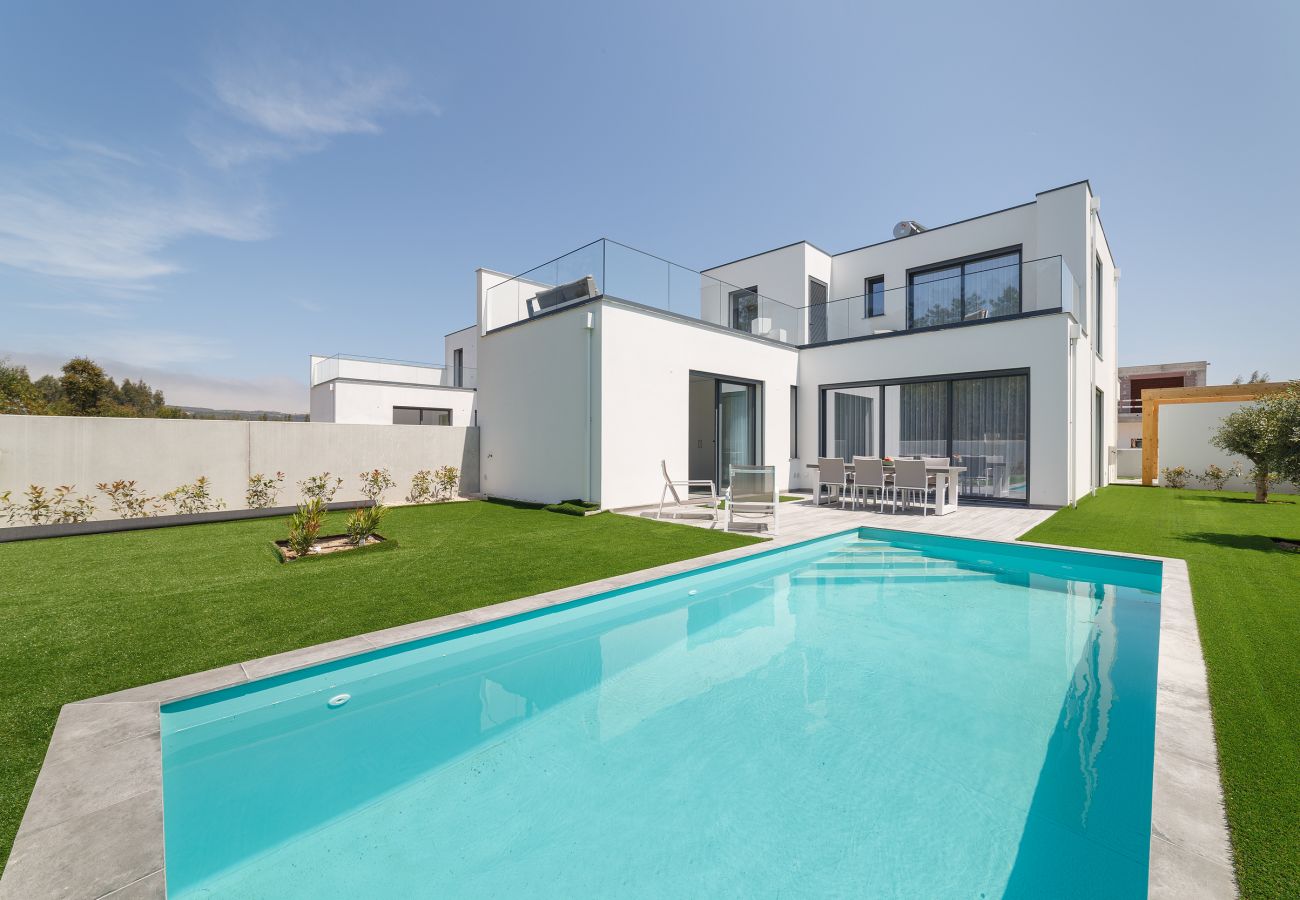 Villa a São Martinho do Porto - Villa Paraíso - Villa de Férias com Piscina Privada da SCH