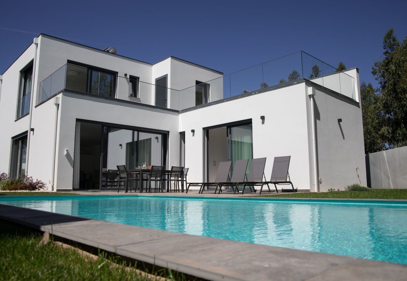 Villa a São Martinho do Porto - Villa Diana- Moradia para Férias com Piscina Privada - SCH