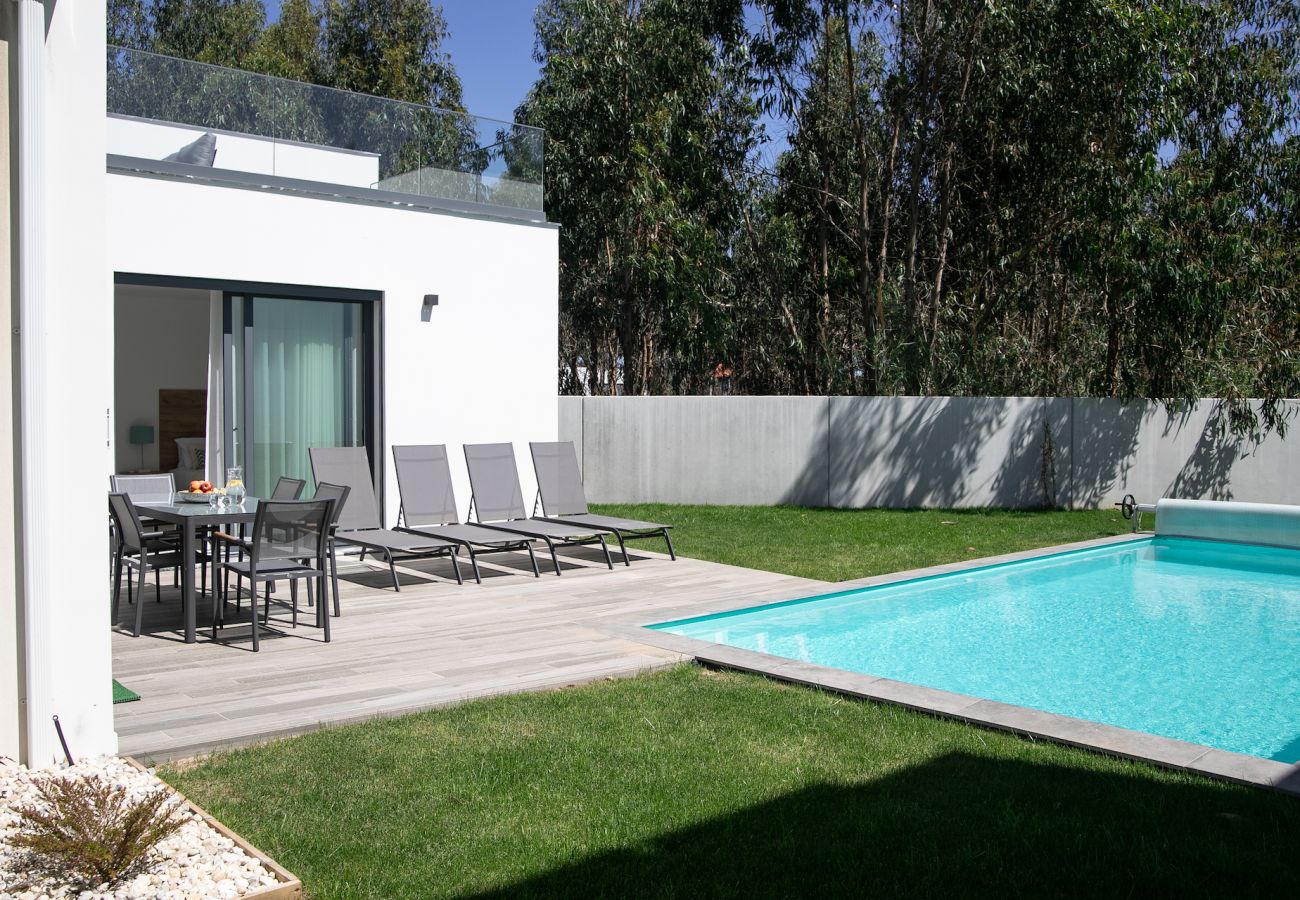 Villa a São Martinho do Porto - Villa Diana- Moradia para Férias com Piscina Privada - SCH