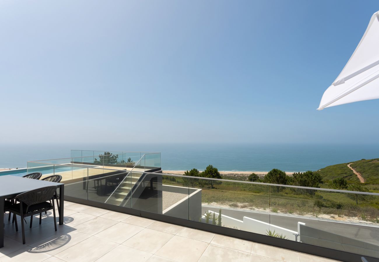 Villa a Famalicão - Casa Berlenga - Villa de Férias com Piscina Privada e Vista para o Mar da SCH