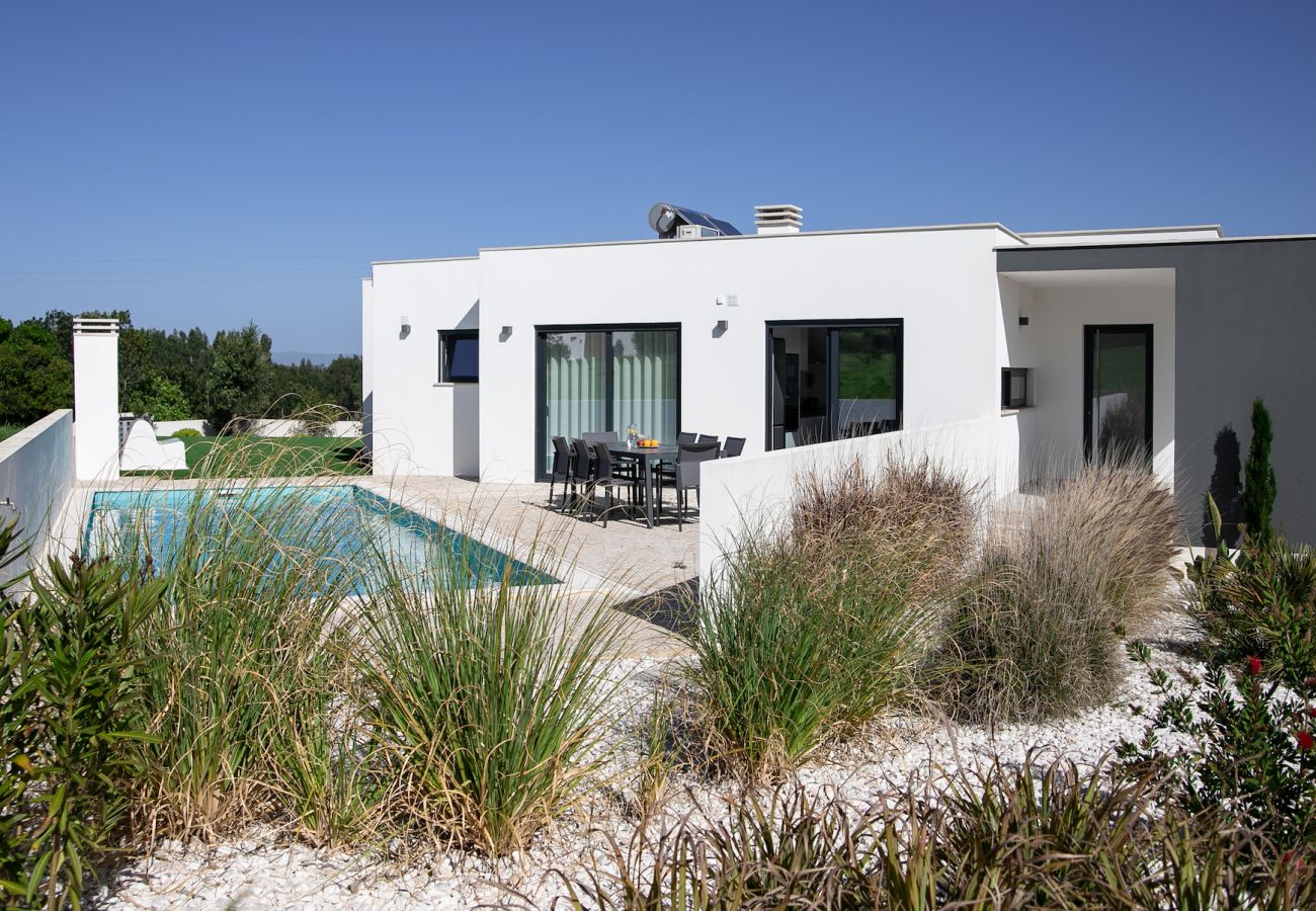 Villa a Serra do Bouro - Casa da Serra - Villa de Férias com Piscina Privada By SCH